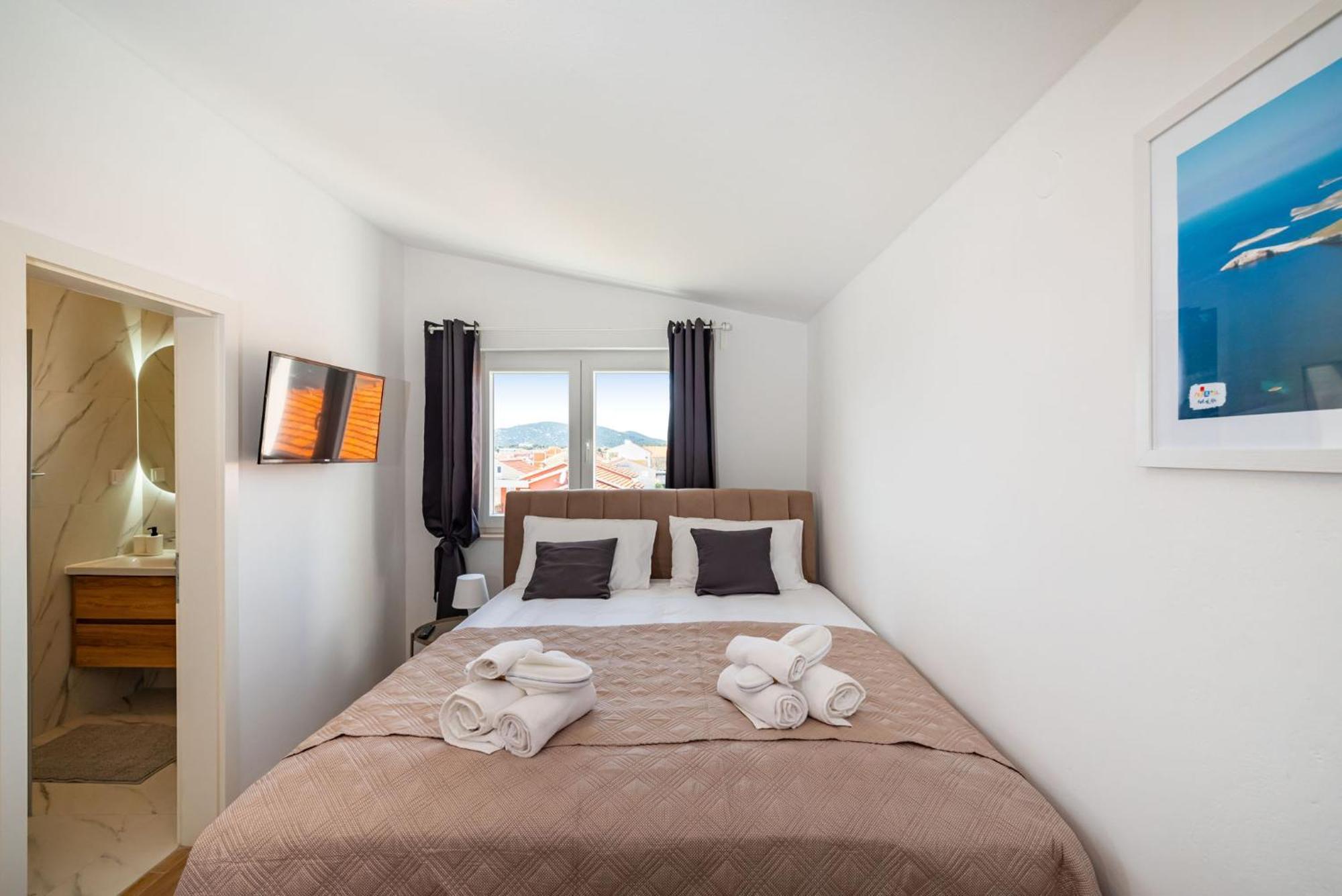 Apartments Lucija Mari Tribunj  Ngoại thất bức ảnh