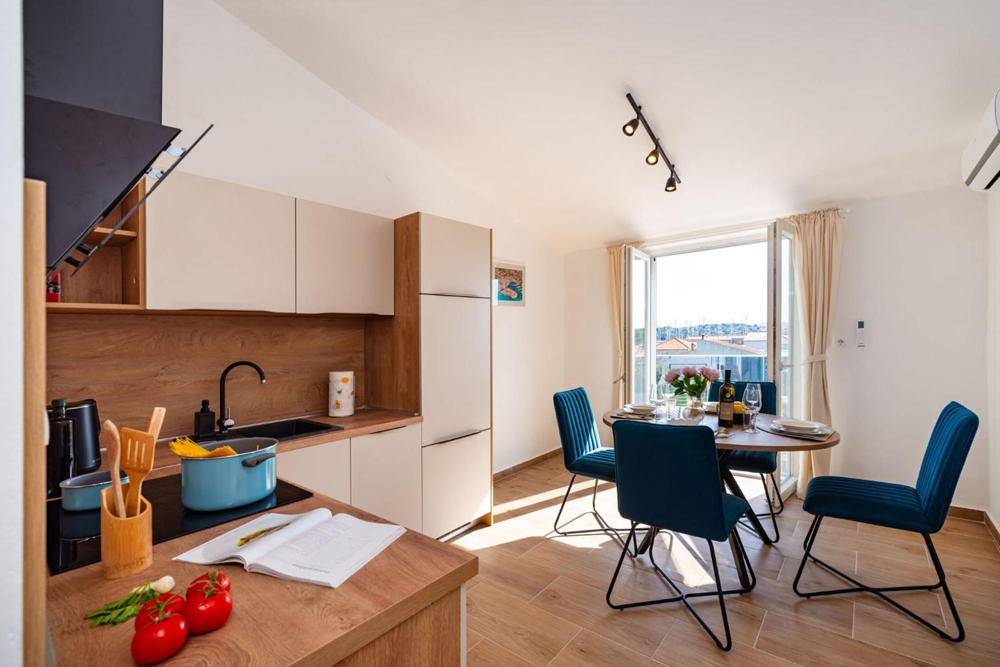 Apartments Lucija Mari Tribunj  Ngoại thất bức ảnh