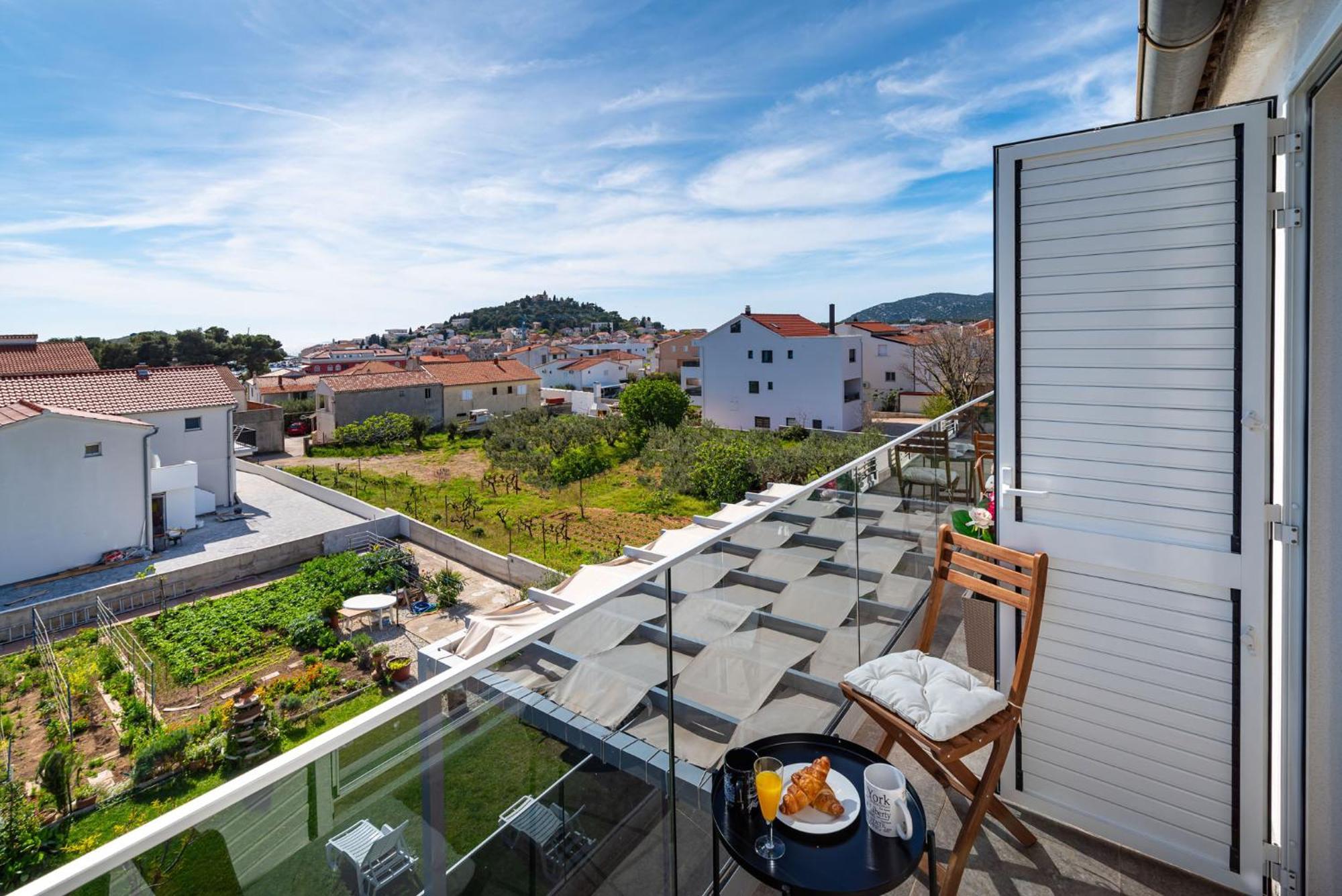 Apartments Lucija Mari Tribunj  Ngoại thất bức ảnh
