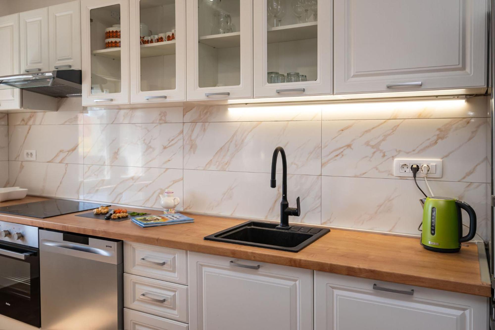 Apartments Lucija Mari Tribunj  Ngoại thất bức ảnh